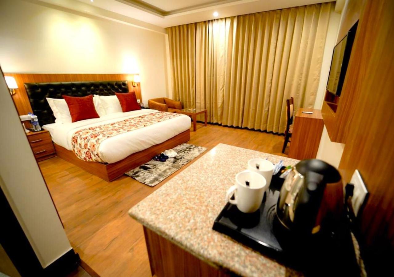 ホテル Simsa Heights Manali エクステリア 写真