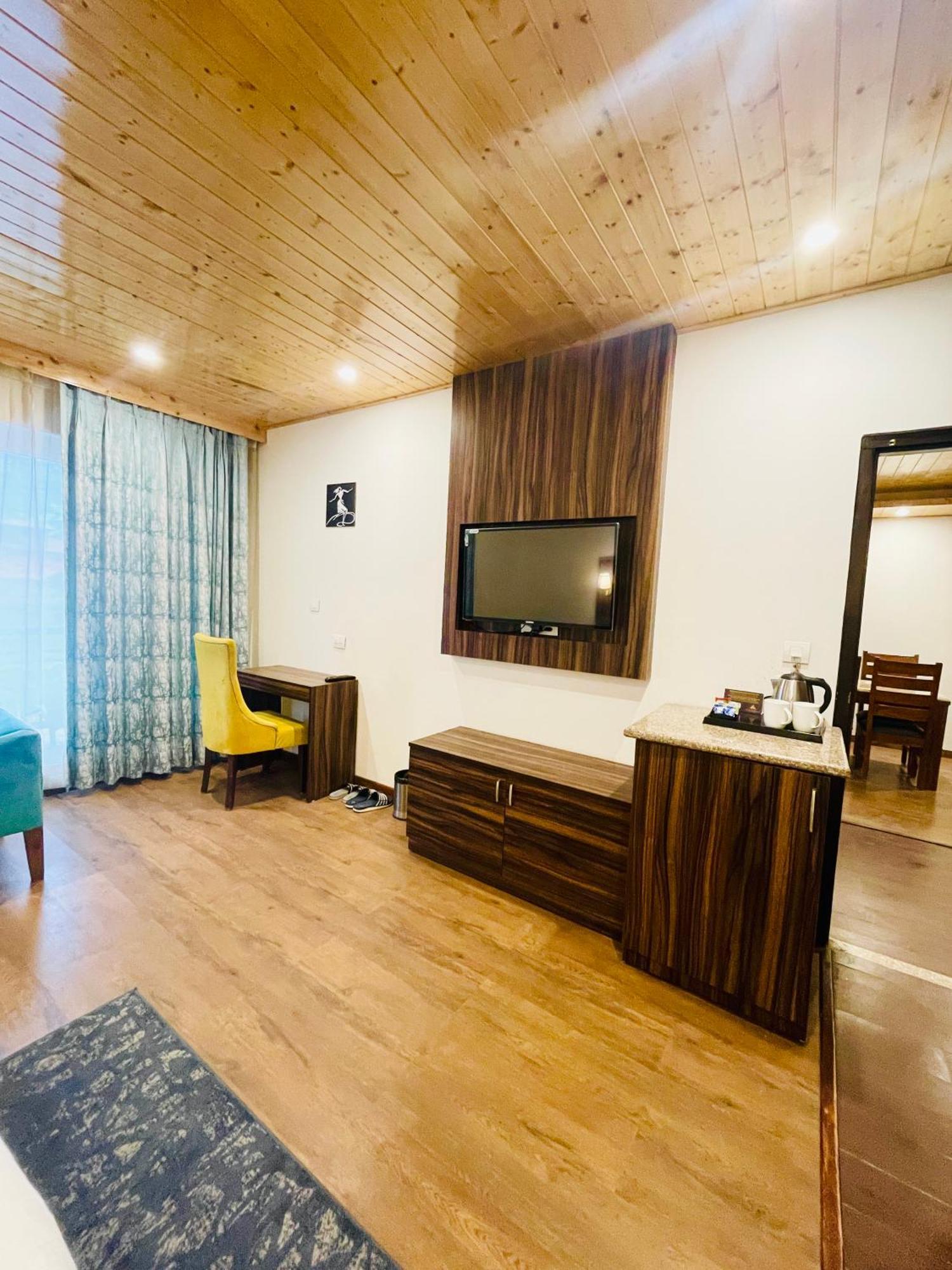 ホテル Simsa Heights Manali エクステリア 写真